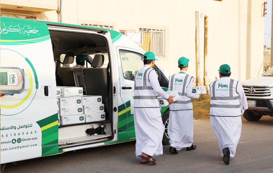مبادرة سقيا.. توزيع 280 كرتون ماء في أحياء محافظة السليل